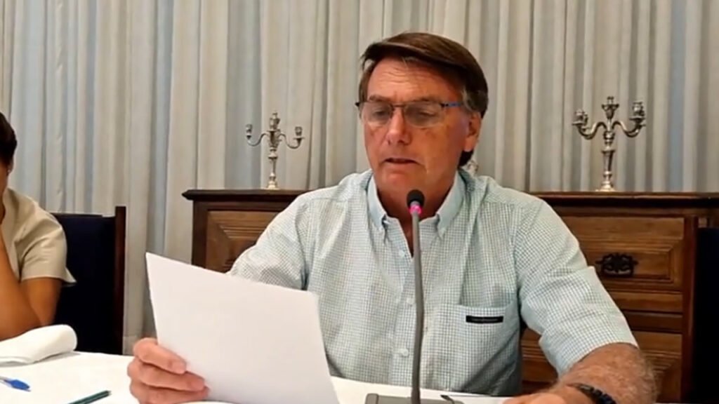 Presidente Jair Bolsonaro decreta indulto ao deputado federal Daniel Silveira