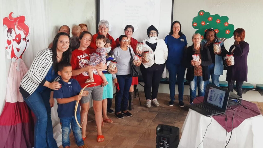 CRAS de Espírito Santo do Pinhal homenageia as mães