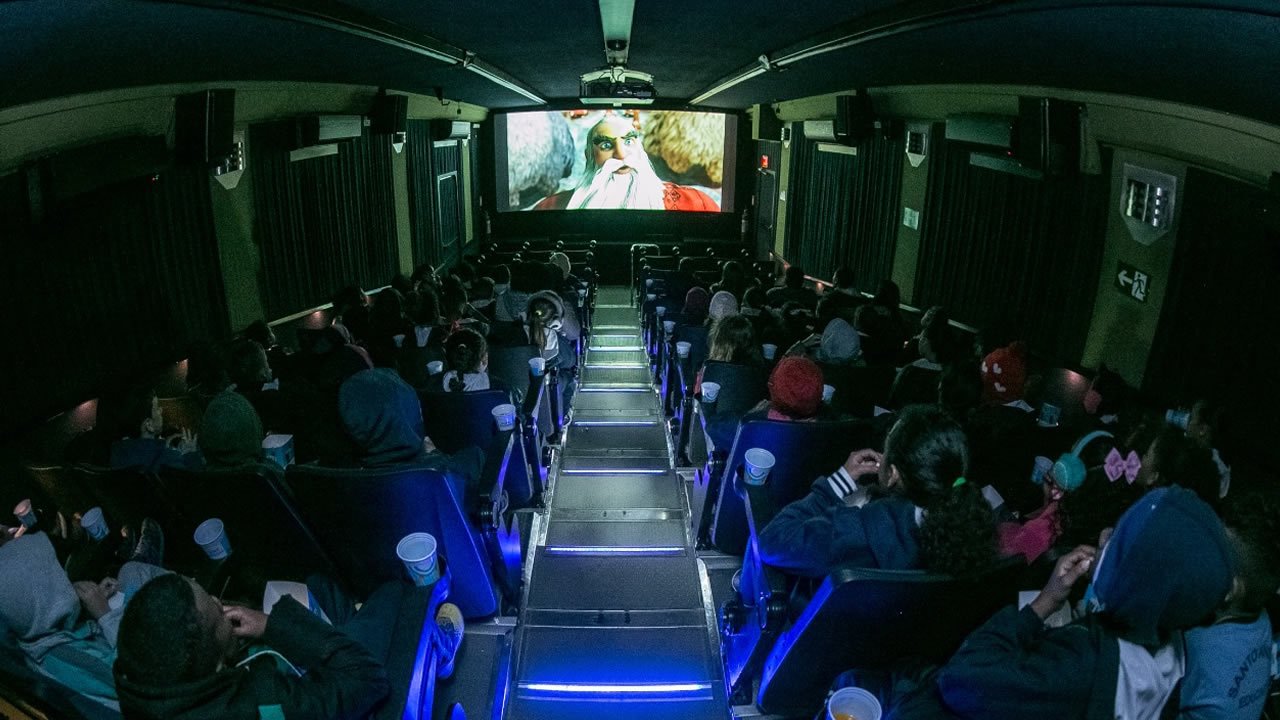 Cine Renovias exibe filmes gratuitos para cidades da região