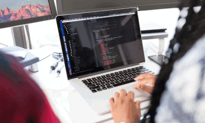 Esta é a última semana para participar do Santander Code Girls 2022, programa de tecnologia com capacitação para mulheres