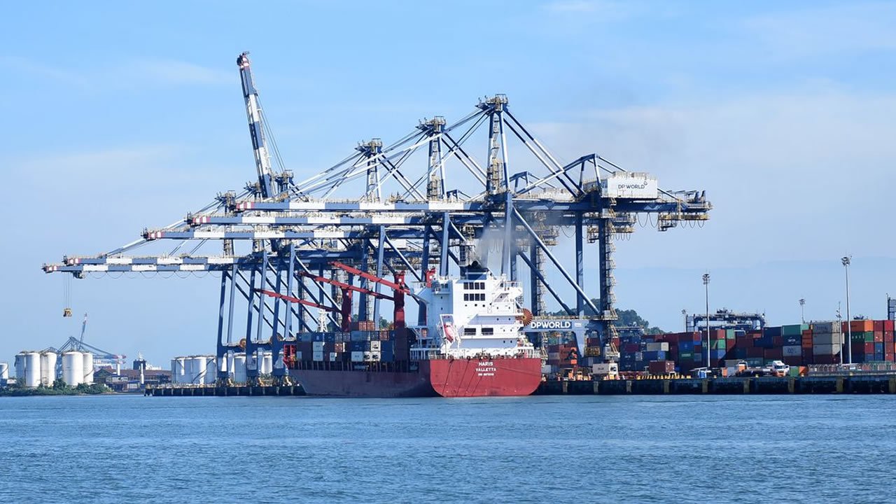 Governo Federal exclui despesa portuária de tributação e reduz custo de importados