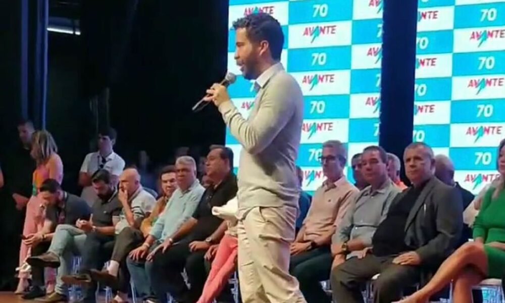 Avante lança candidatura de André Janones à Presidência da República