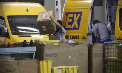 Correios vai leiloar mais de 97 mil itens; veja o edital e saiba como participar