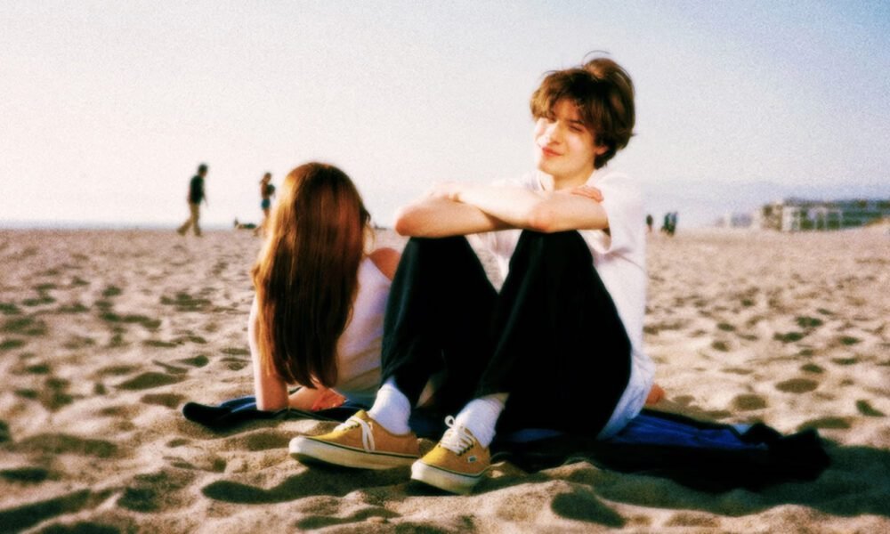 Inspirados pelo verão e nostalgia, Vault by Vans e Julian Klincewicz colaboram para apresentarem uma coleção idílica