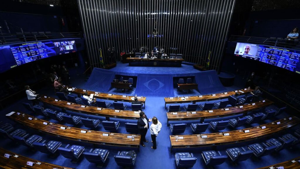 Senado aprova crédito consignado para beneficiário do Auxílio Brasil