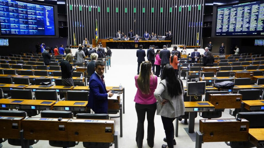 Em quase 4 anos, Câmara dos Deputados reembolsou R$ 21 milhões de despesas médicas aos parlamentares federais