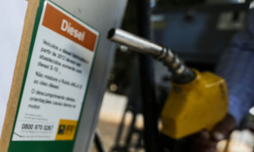 Petrobras reduz o preço do diesel em R$ 0,22 a partir desta sexta-feira (12)