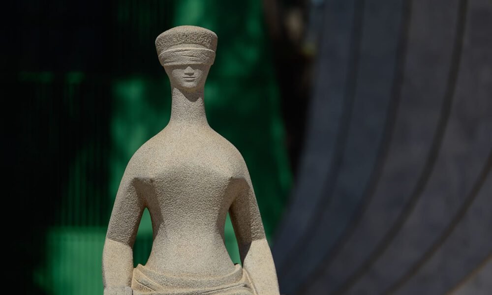 STF vota amanhã aumento de 18% nos salários de ministros e juízes