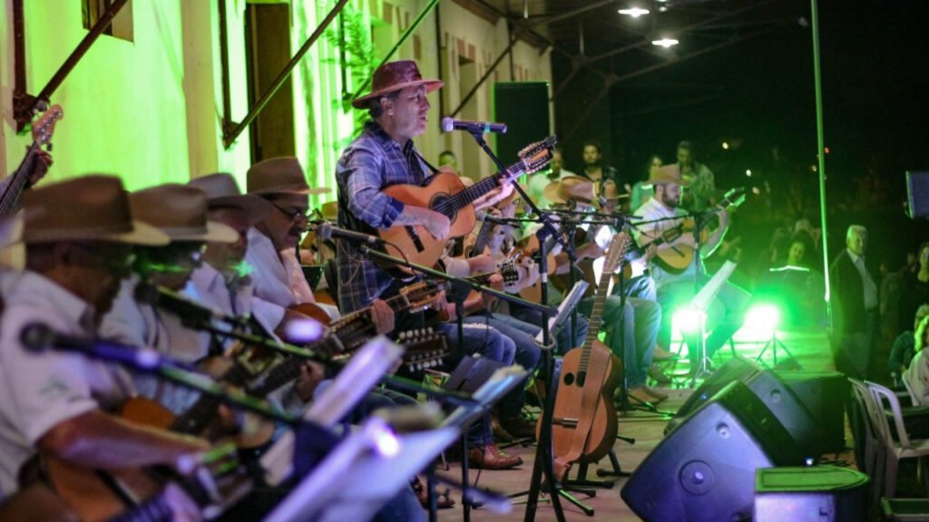 Orquestra de Viola de Valinhos se apresenta neste domingo no Festival Gastronômico Sabores da Terra