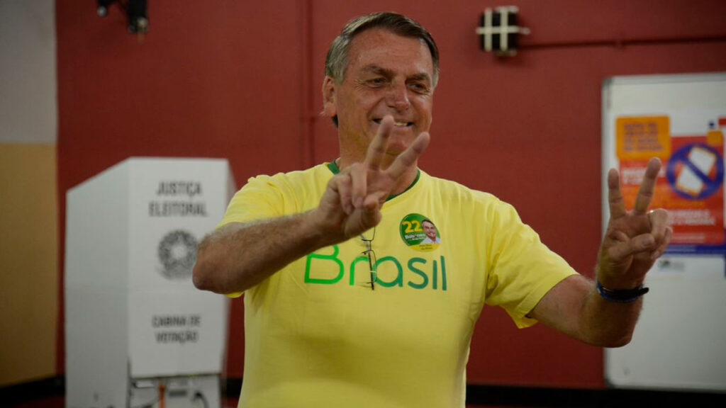 Após votar no Rio, Bolsonaro diz estar confiante na vitória