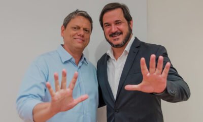 União Brasil oficializa apoio a Tarcísio de Freitas em São Paulo