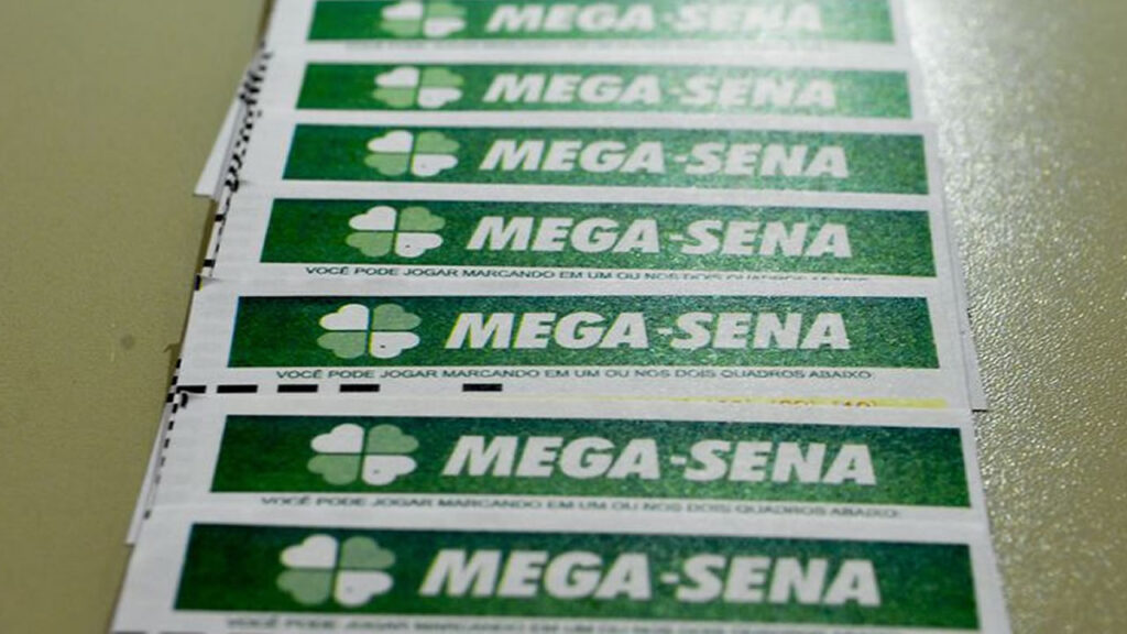 Mega-Sena acumula e sorteia R$ 65 milhões na quarta-feira