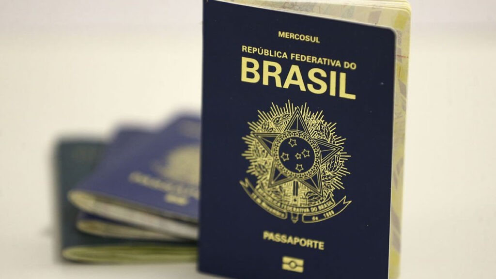 Fila para emissão do passaporte passa de 108 mil pessoas