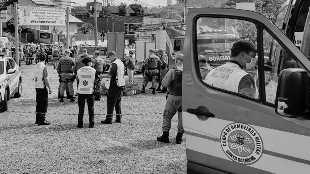 Homem invade creche em Blumenau e mata quatro crianças