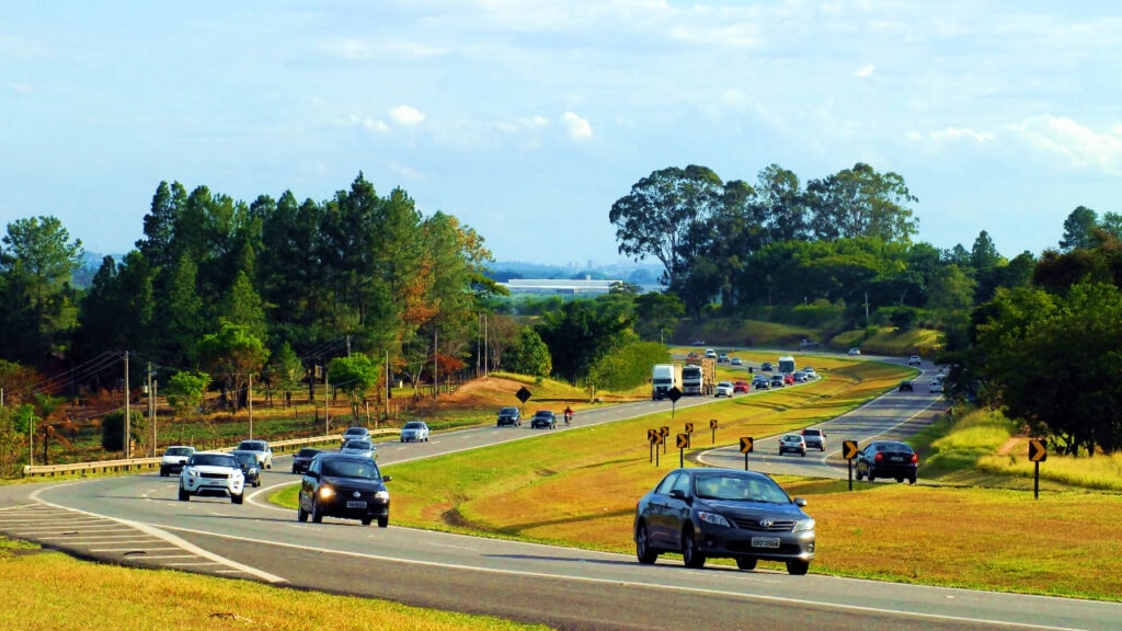 Renovias estima movimento de 424 mil veículos durante feriado prolongado