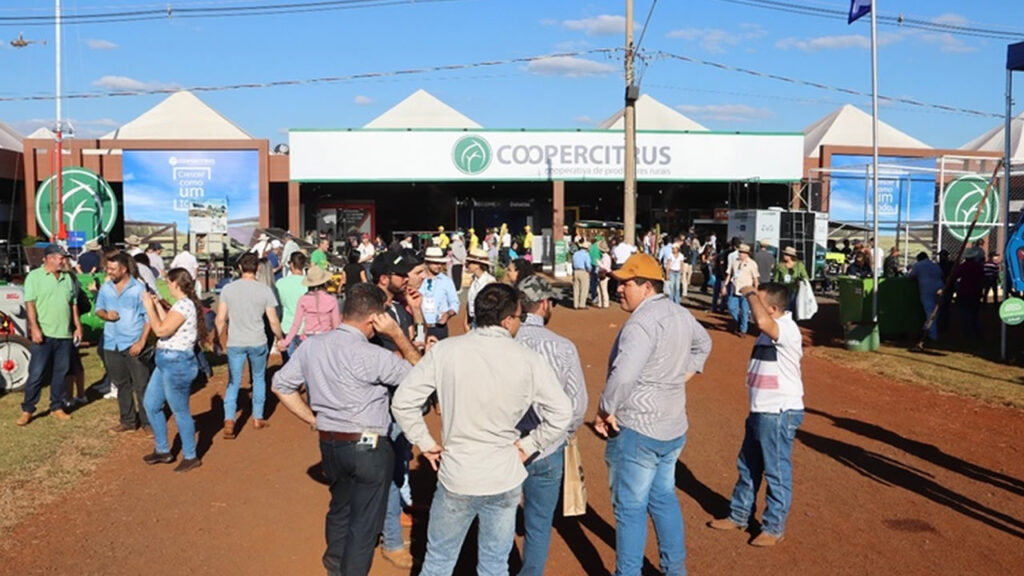 Cafeicultores encontram suporte completo no estande da Coopercitrus na Agrishow