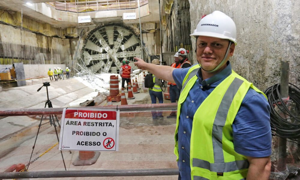 Linha 6 governador Tarcísio de Freitas visita obras que vão reduzir tempo de viagem da ZN ao centro de SP