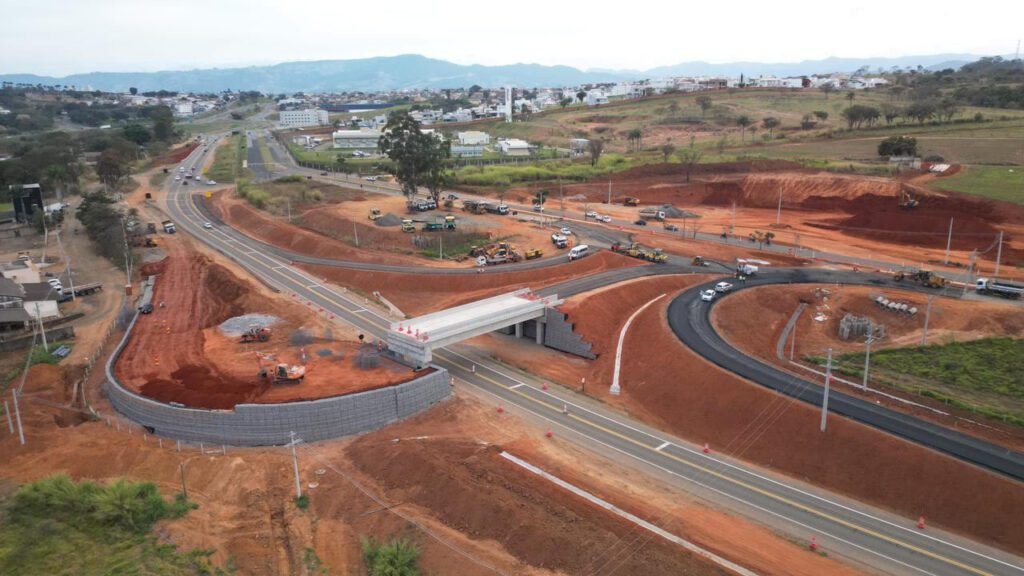 Obras do dispositivo de retorno e acesso à Unesp, em São João da Boa Vista, chegam à fase final