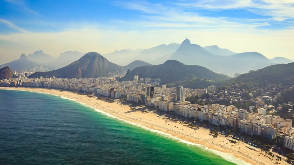 Os melhores hotéis em Copacabana para o final de semana do show do Alok