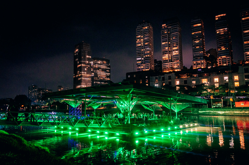 Floating Bar Heineken Foto Helena Yoshioka