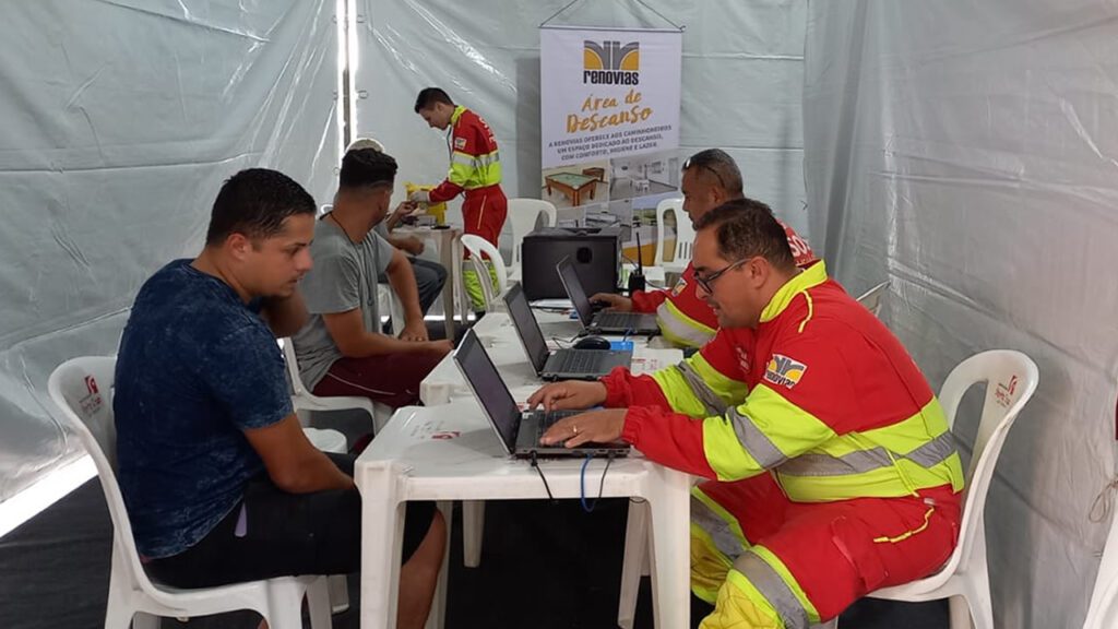 Renovias oferece exames e consulta gratuita para motoristas em Mogi Mirim