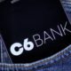 Carbon Friday do C6 Bank tem CDB que paga 122% do CDI, cartões com isenção de anuidade e descontos em passagens aéreas
