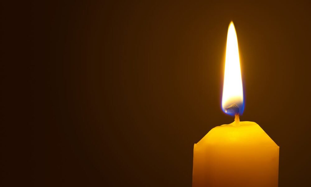 O que significa acender vela para os mortos?