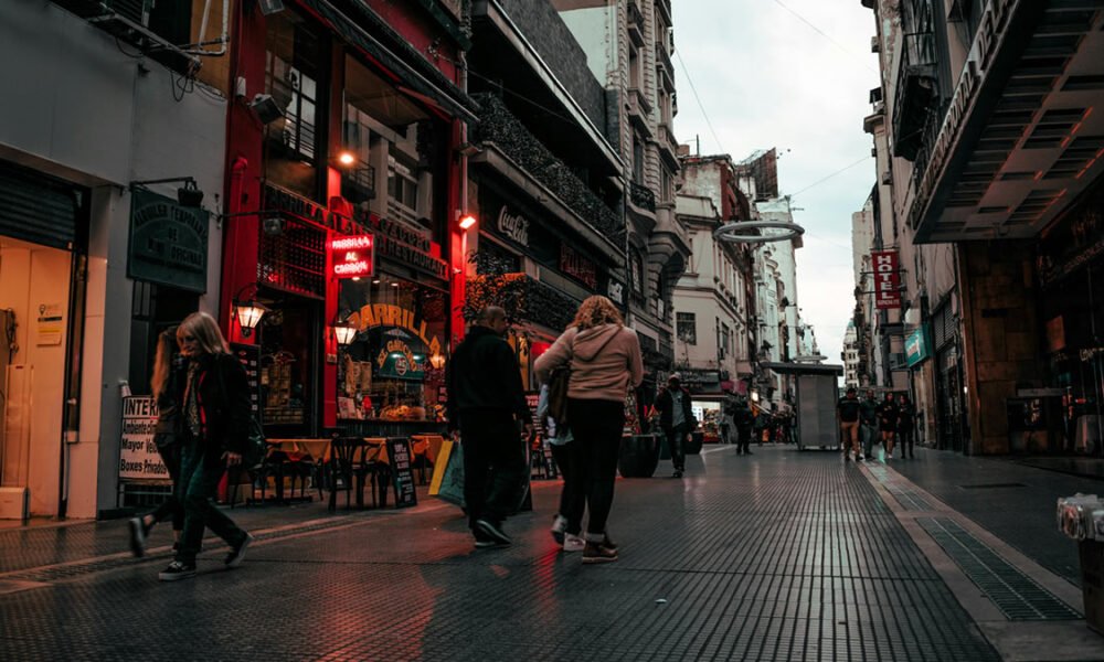 Rua em Buenos Aires