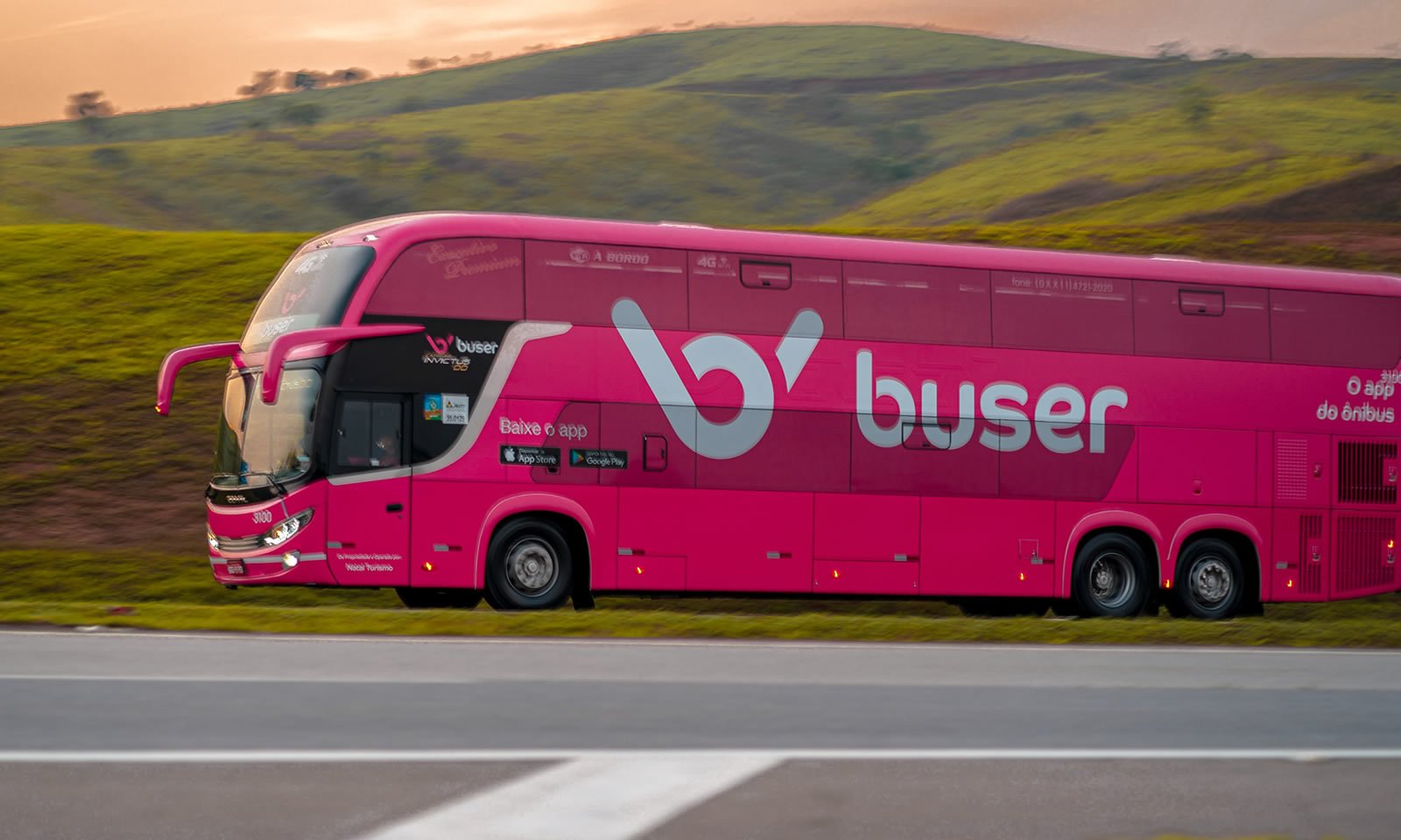 Onibus rosa da Buser