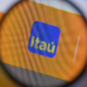 Lupa na logo do Itau